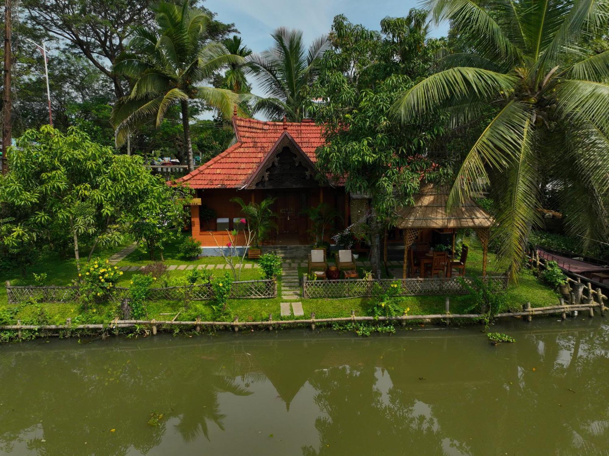 Little Chembaka Guest House Kumarakom Ngoại thất bức ảnh