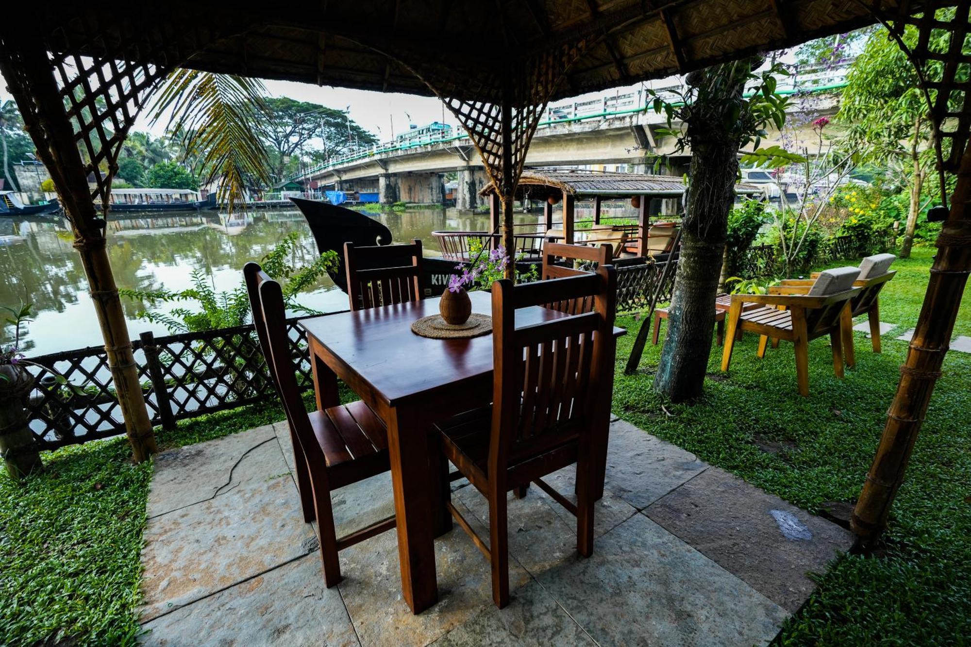 Little Chembaka Guest House Kumarakom Ngoại thất bức ảnh