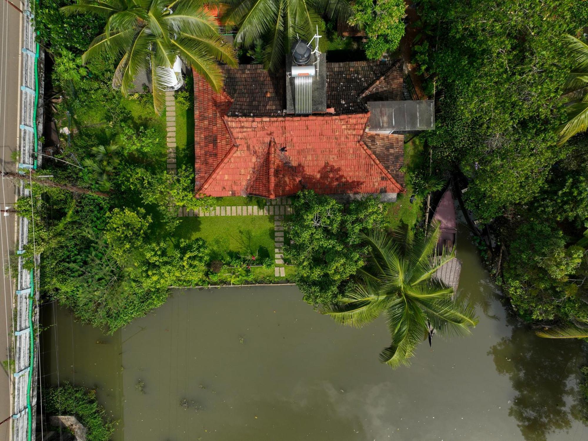 Little Chembaka Guest House Kumarakom Ngoại thất bức ảnh