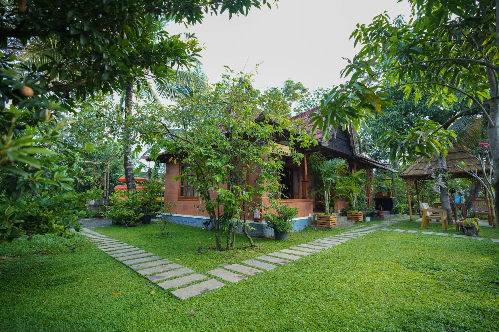 Little Chembaka Guest House Kumarakom Ngoại thất bức ảnh
