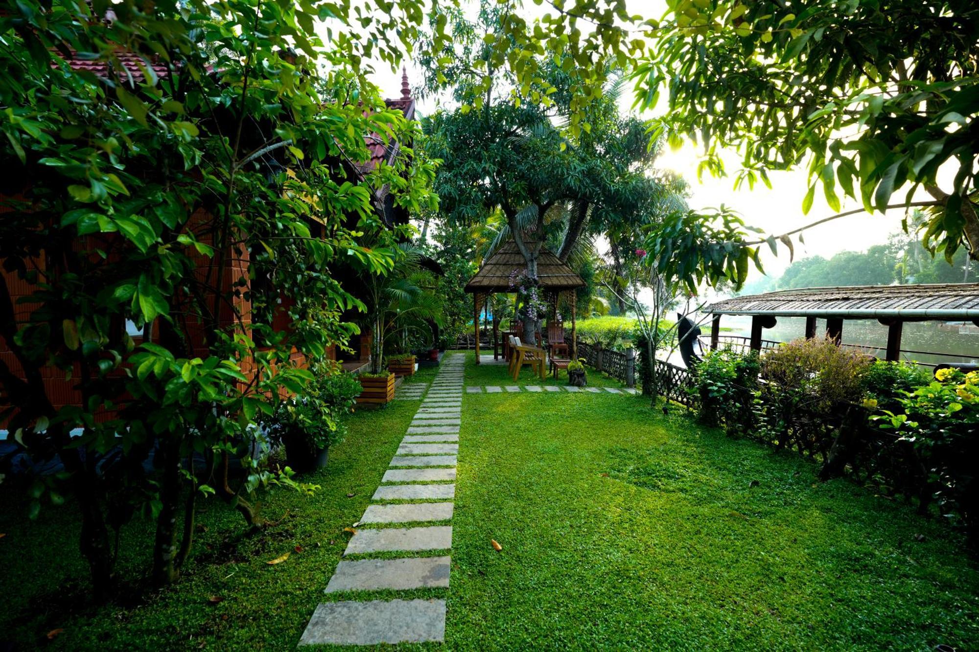 Little Chembaka Guest House Kumarakom Ngoại thất bức ảnh